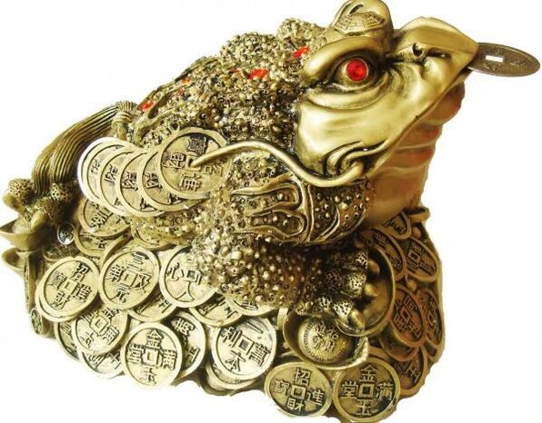 The three-legged toad will attract steady prosperity and success in the home. 