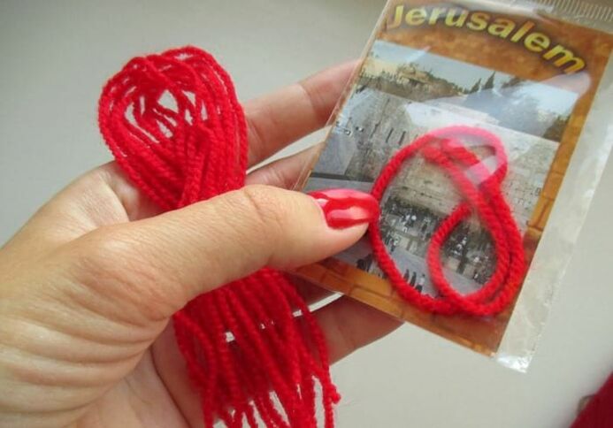 Red thread from Israel as an amulet of success