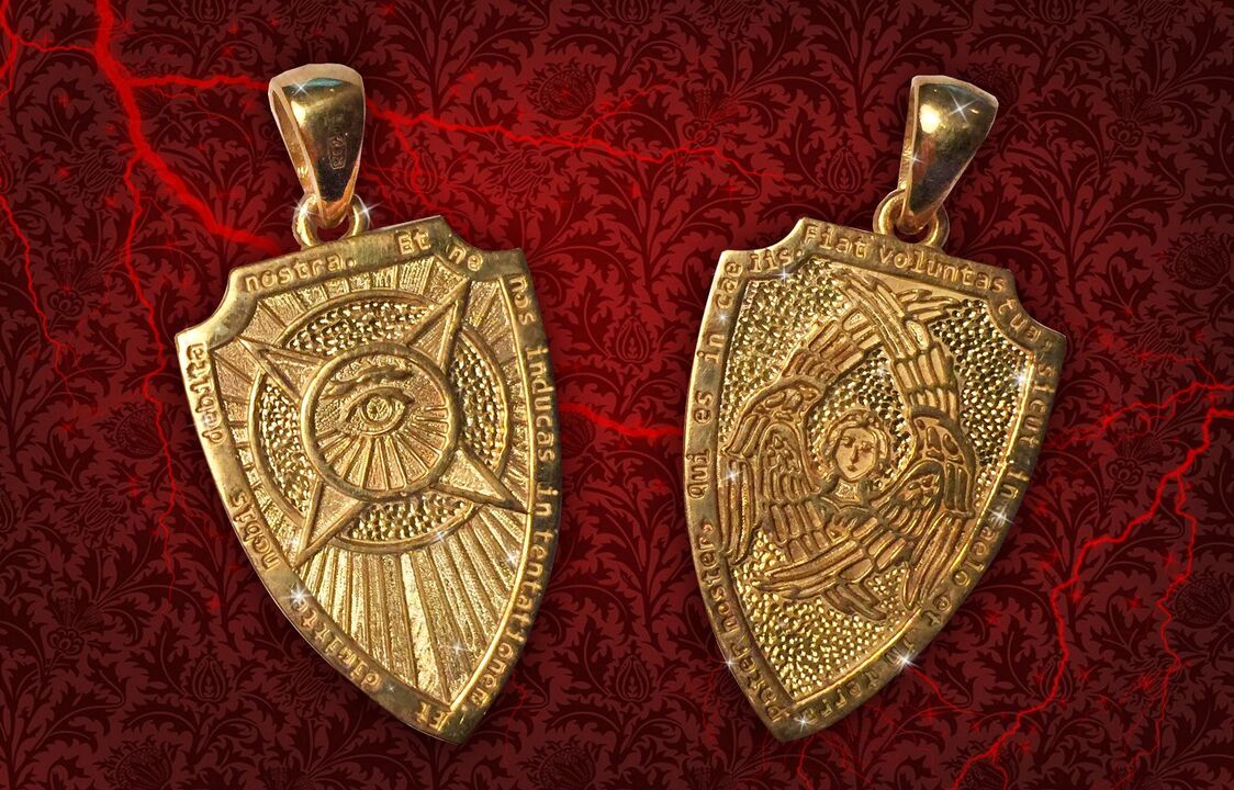 A shield amulet for wealth and success